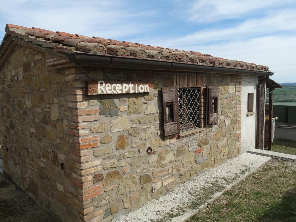 Agriturismo Casale Poggio Colpiccione Passignano sul Trasimeno Exterior foto