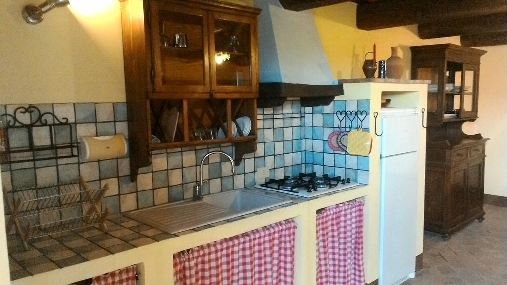 Agriturismo Casale Poggio Colpiccione Passignano sul Trasimeno Exterior foto