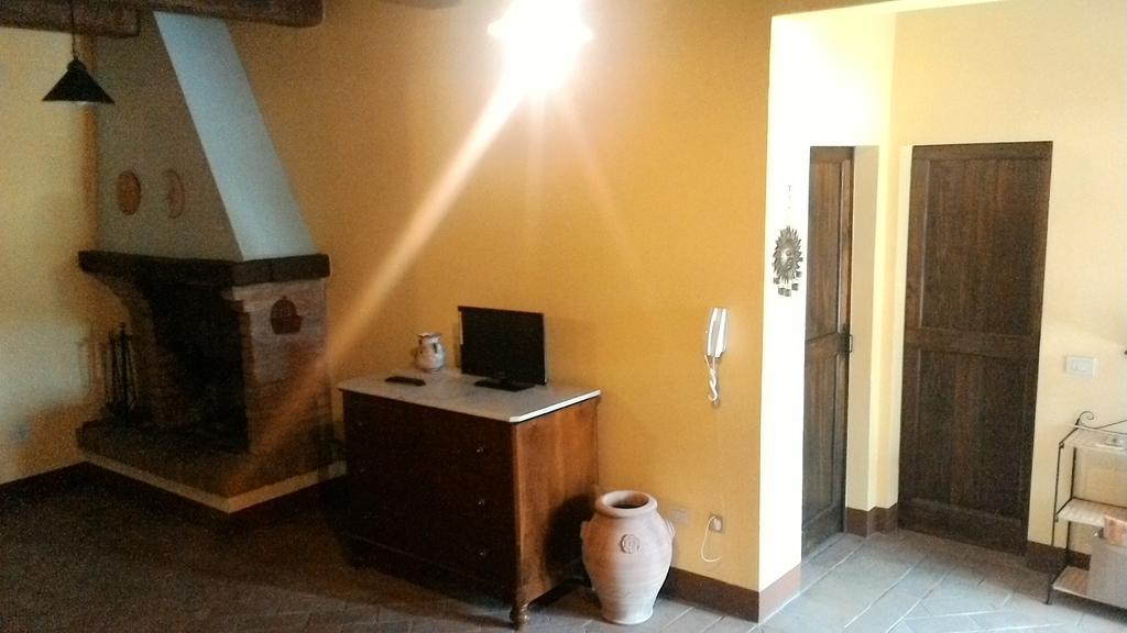 Agriturismo Casale Poggio Colpiccione Passignano sul Trasimeno Exterior foto