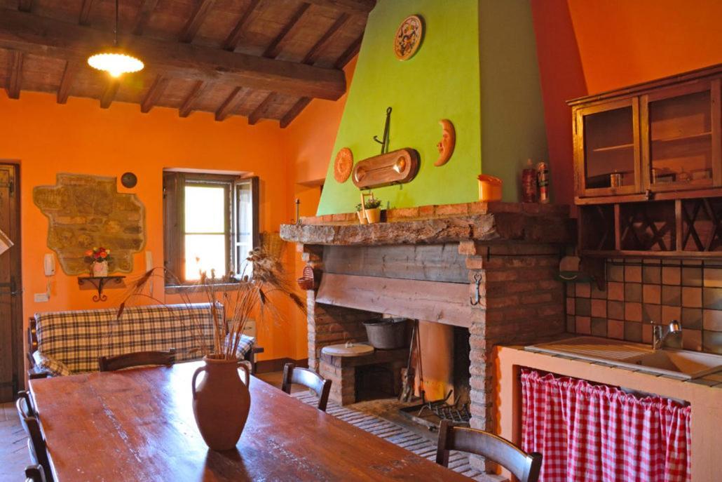 Agriturismo Casale Poggio Colpiccione Passignano sul Trasimeno Exterior foto