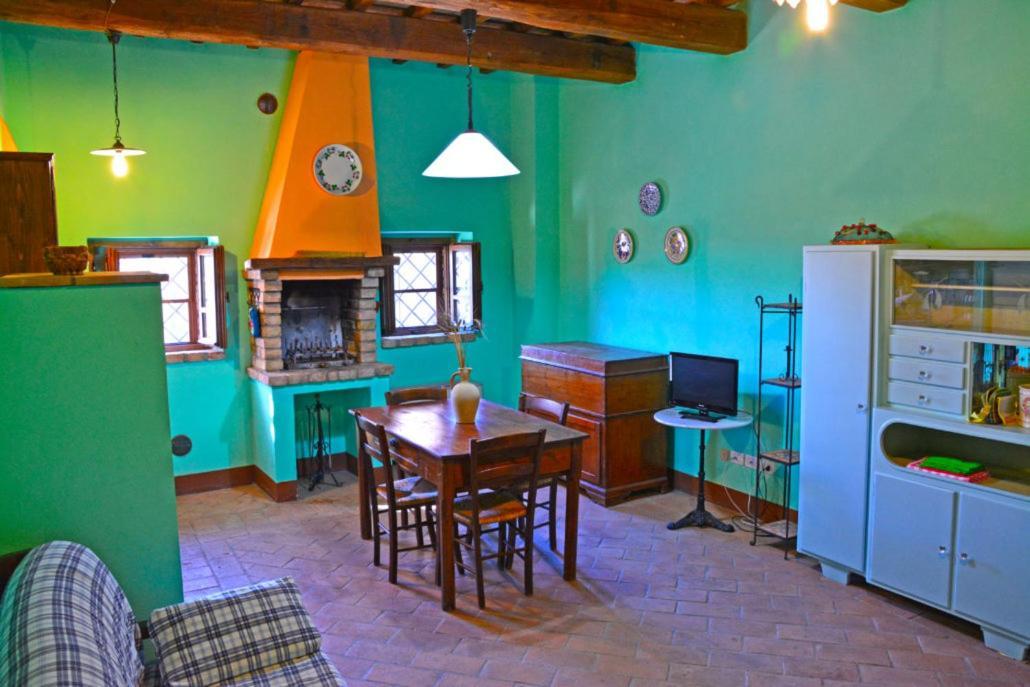 Agriturismo Casale Poggio Colpiccione Passignano sul Trasimeno Exterior foto